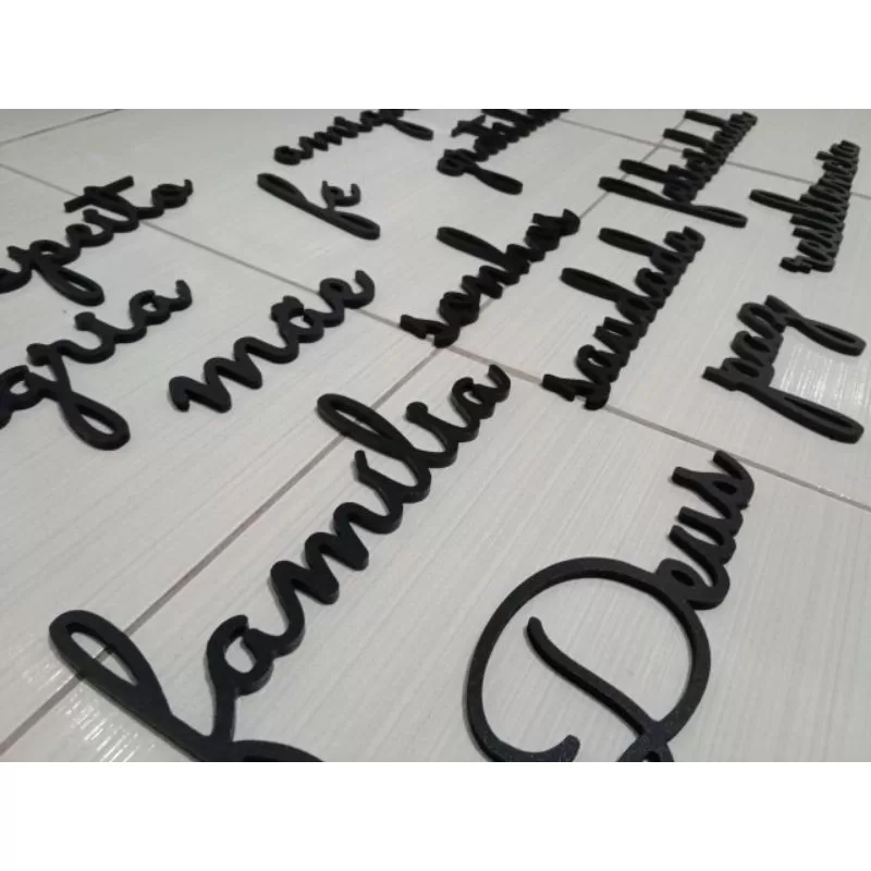 3 palavras Amor, Gratidão, Família.