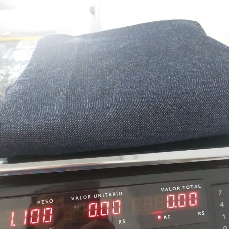 Tecido Jeans em Retalho no kilo (rende aproximadam
