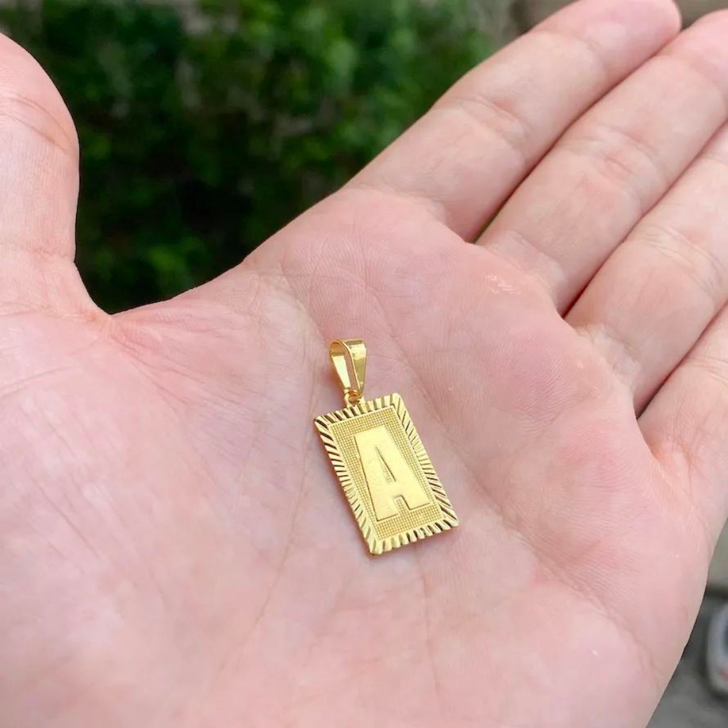 Pingente De Letra Quadrado Escolha Sua Letra Banhado a Ouro 24k Inicial