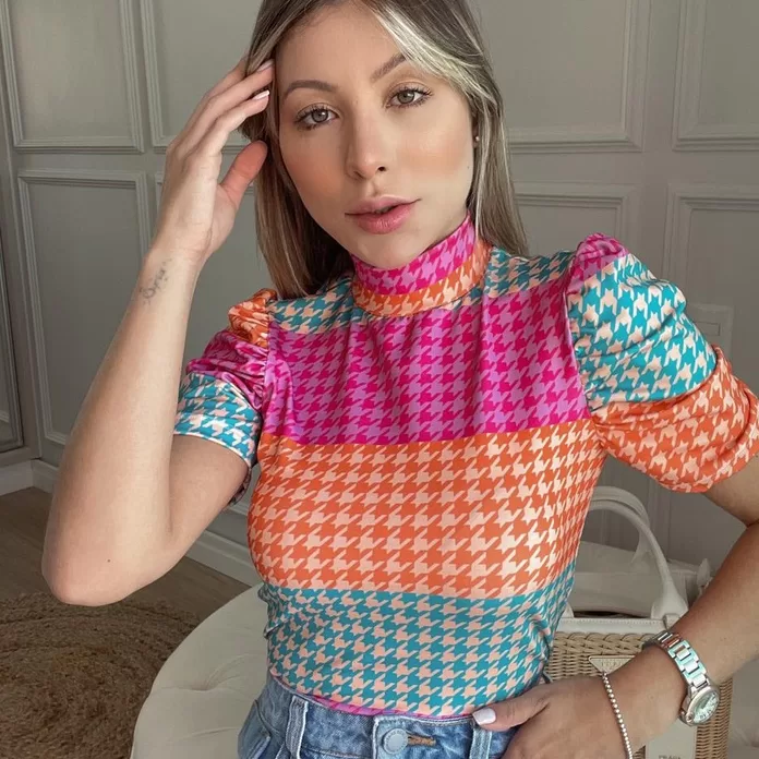 Blusa Princesa Básica Feminina Gola Alta Manga Bu