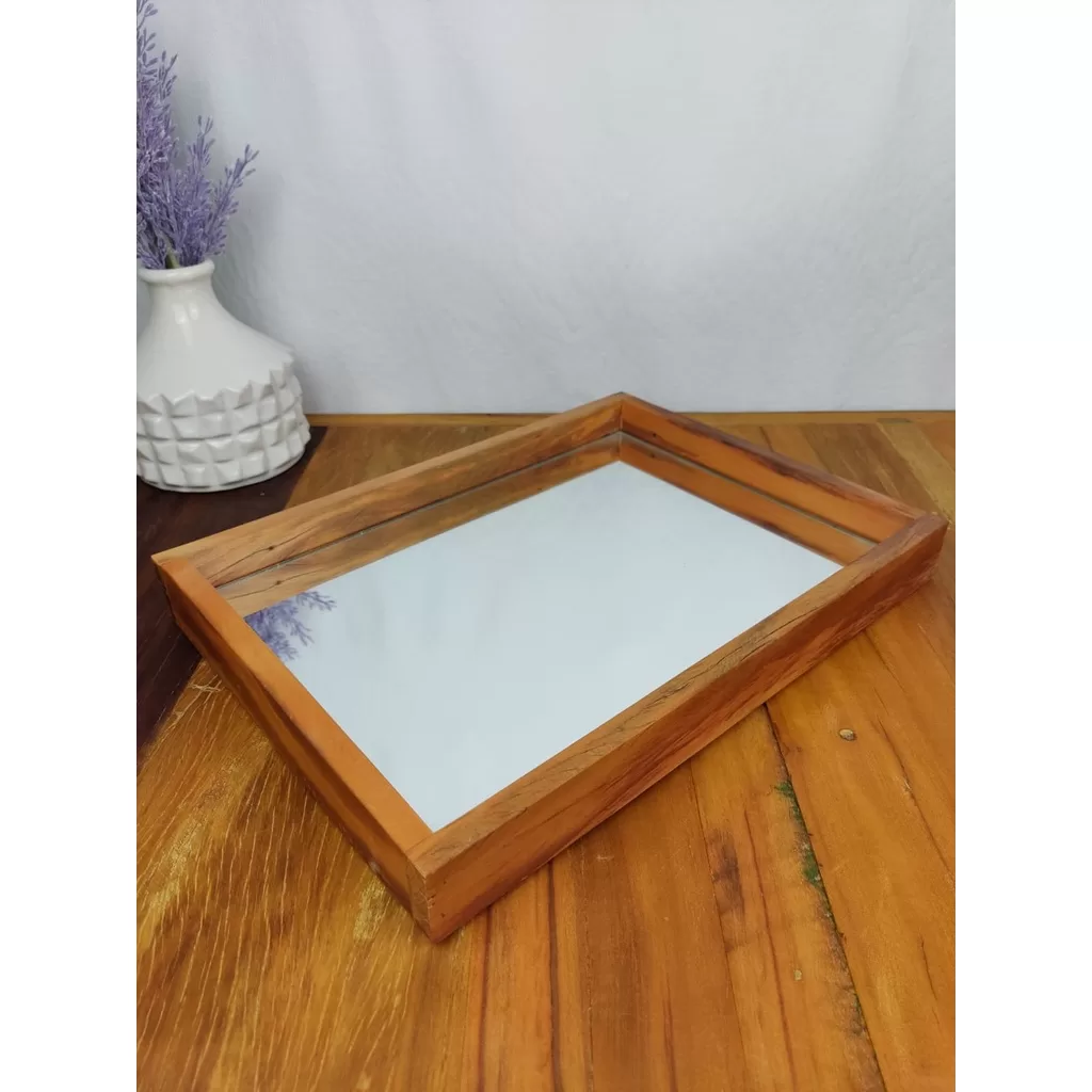 BANDEJA MADEIRA DE DEMOLIÇÃO ESPELHADA Tamanho: G 27x37cm