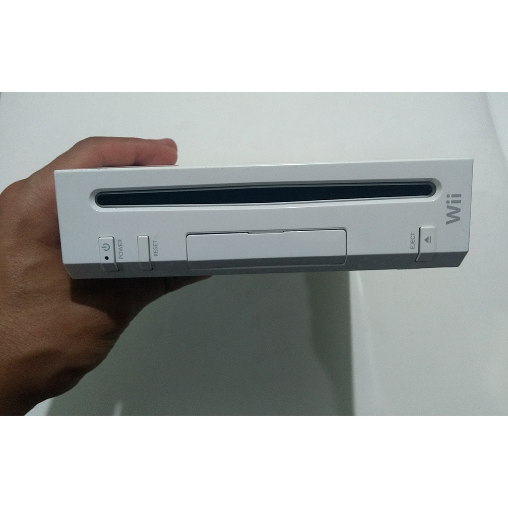 NINTENDO WII APENAS O APARELHO