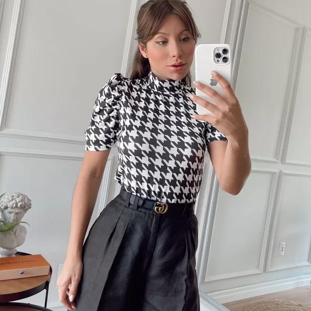 Blusa Princesa Básica Feminina Gola Alta Manga Bu