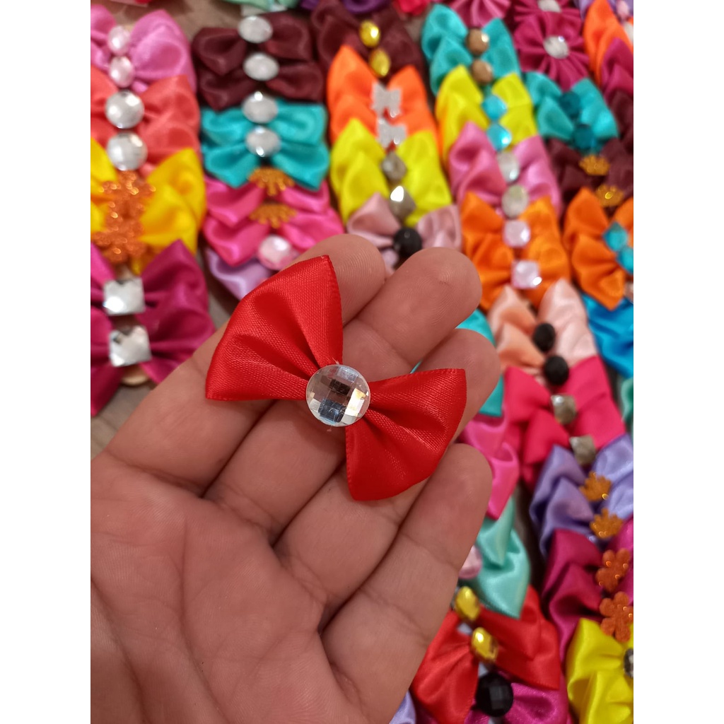 Laço Pet 10 unidades M Borboleta Lacinhos Pet Cães Cachorro Gato Fêmea Macho Cetim Banho Tosa Petsho