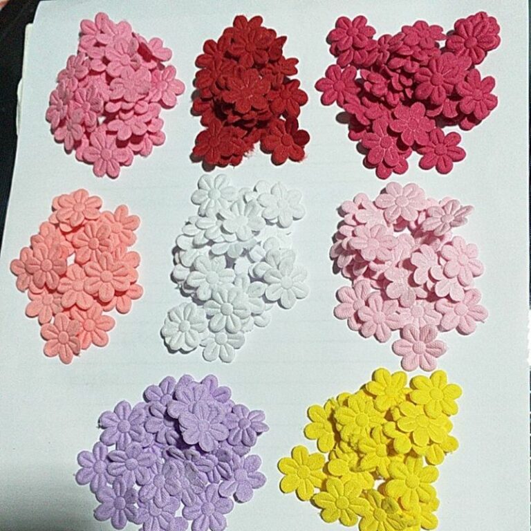 Flor de tecido  prensada 2cm para artesanato 20 pe