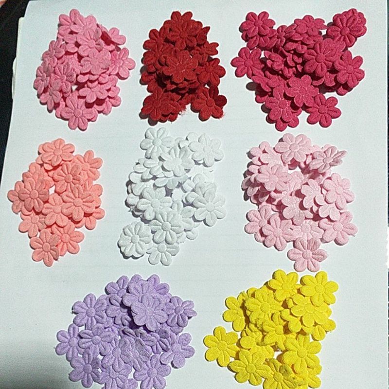 Flor de tecido  prensada 2cm para artesanato 20 peças 8,00