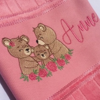 Toalha Bordada Personalizada Ursa Familia