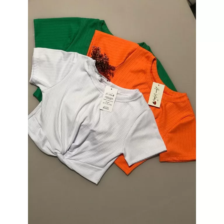 Cropped Canelado em tecido viscolycra