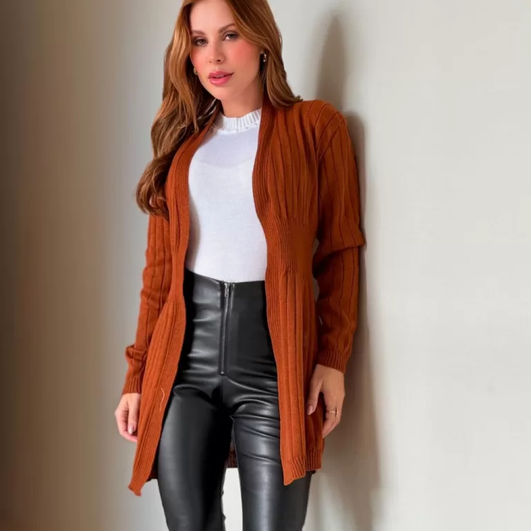 Blusa Estilo Cardigan Longa em Tricô Manga Longa