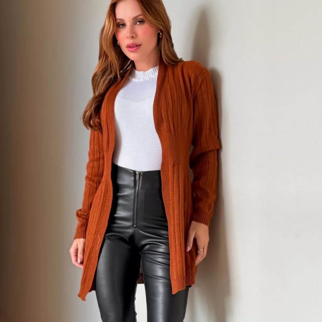 Blusa Estilo Cardigan Longa em Tricô Manga Longa
