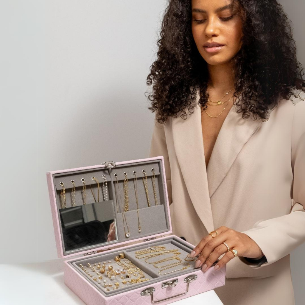 Kit Semi Joias de Luxo 50 Peças Revenda Atacado (Não vem Maleta) Banhado em Ouro 18k Alto Padrão