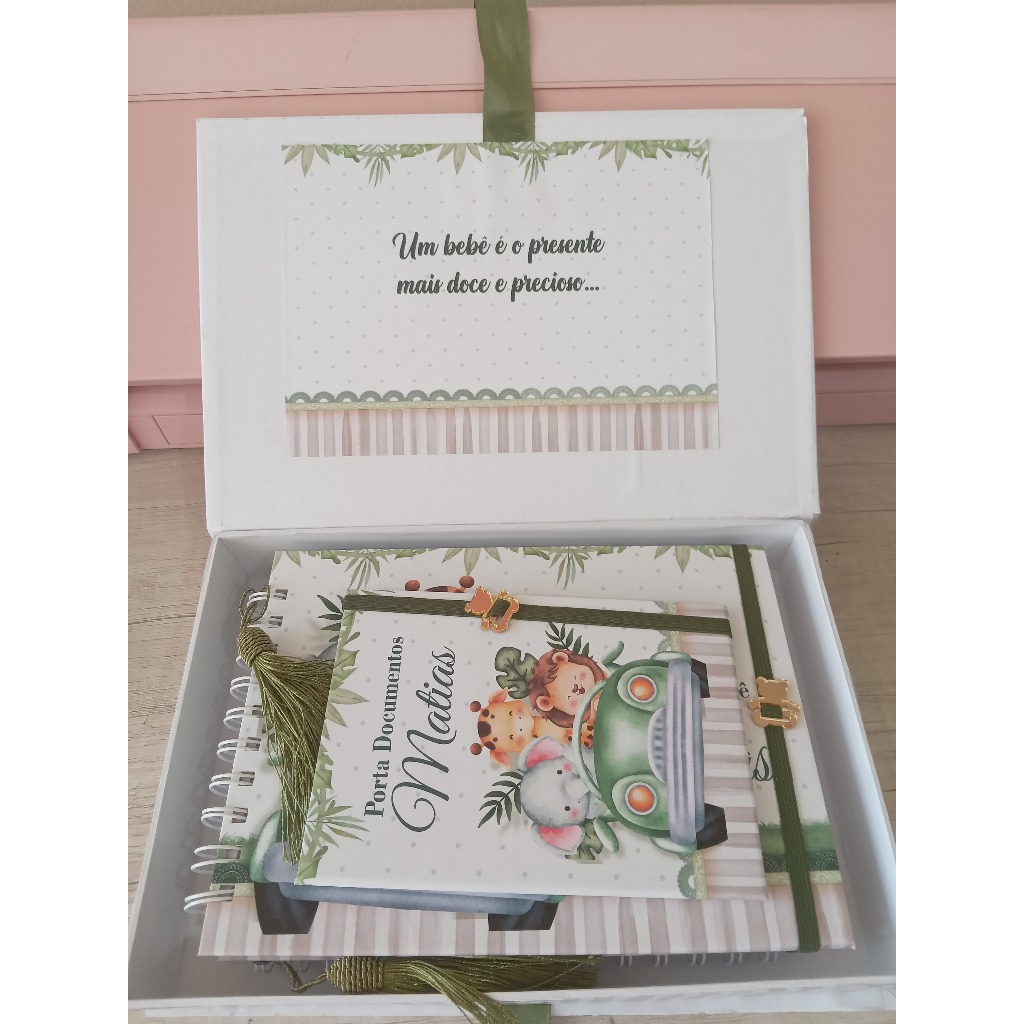 KIT COMPLETO DA CRIANÇA –  LIVRO, CADERNETA , PORTA DOCUMENTOS – VÁRIOS TEMAS – PERSONALIZADO