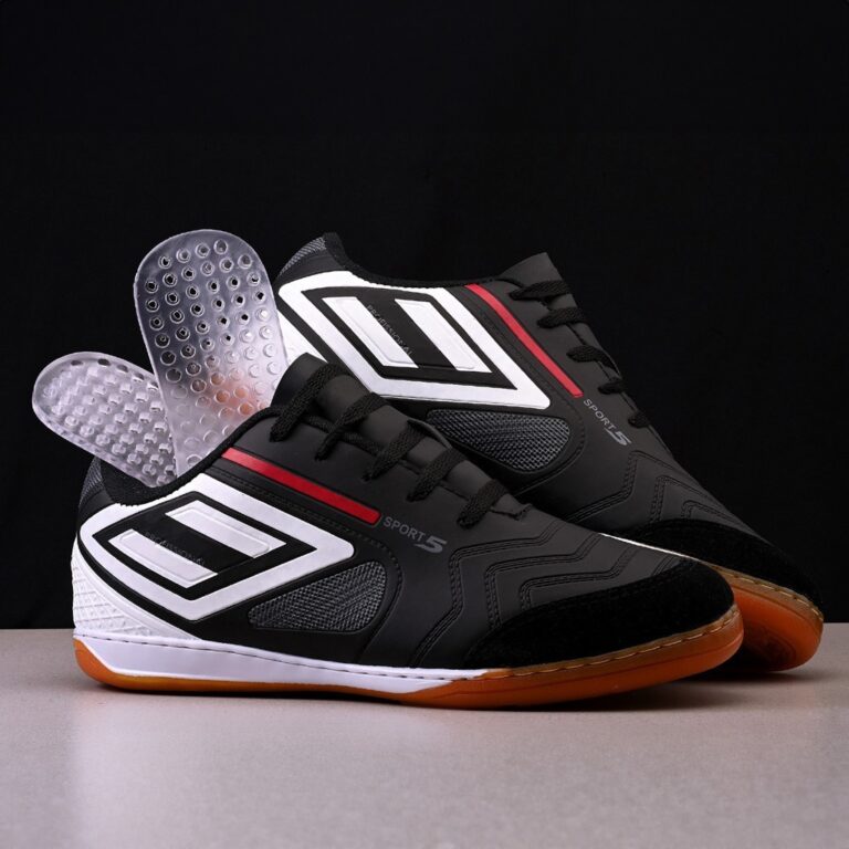 Chuteira futsal/Salão Profissional bico de couro+