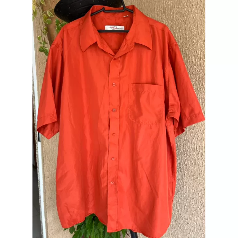 DESAPEGO Camiseta de Botão Masculina Laranja G/GG