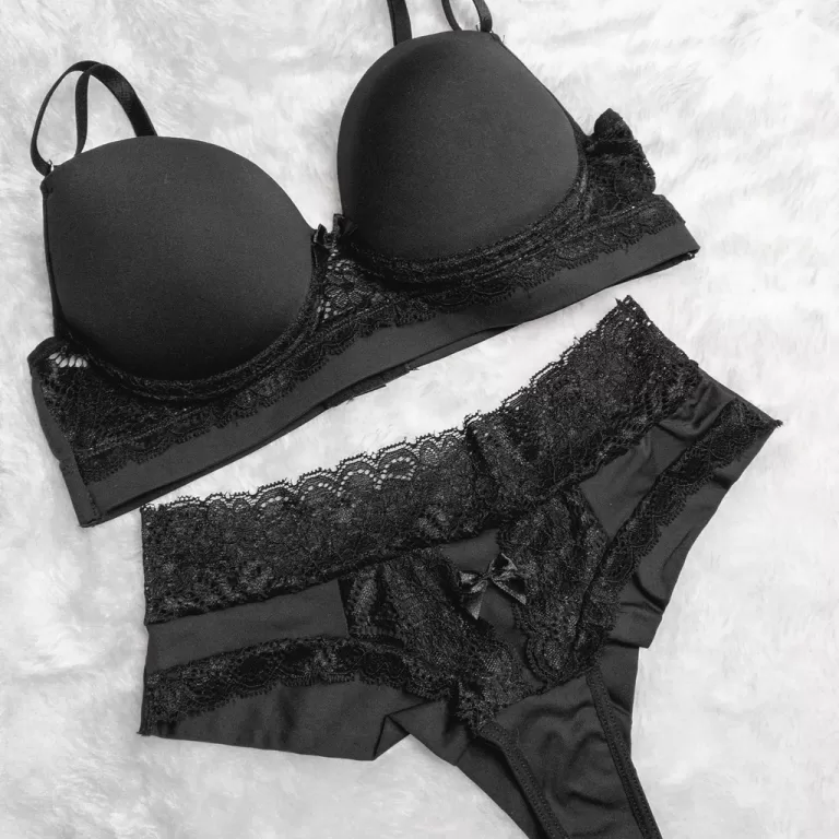 Conjunto lingerie sutiã com bojo e arco calcinha 