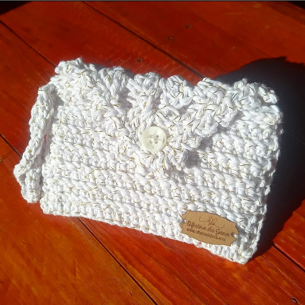 Bolsa Necessaire Carteira Porta Cartões Moedas em Crochê Brilho Dourado Moda Feminina Acessório Luxo