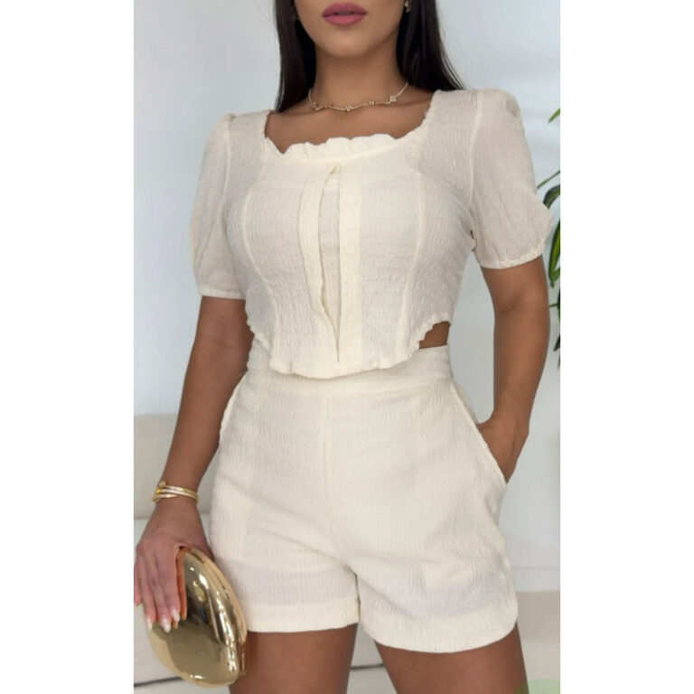 Conjunto Feminino de Cropped de Manga e Short