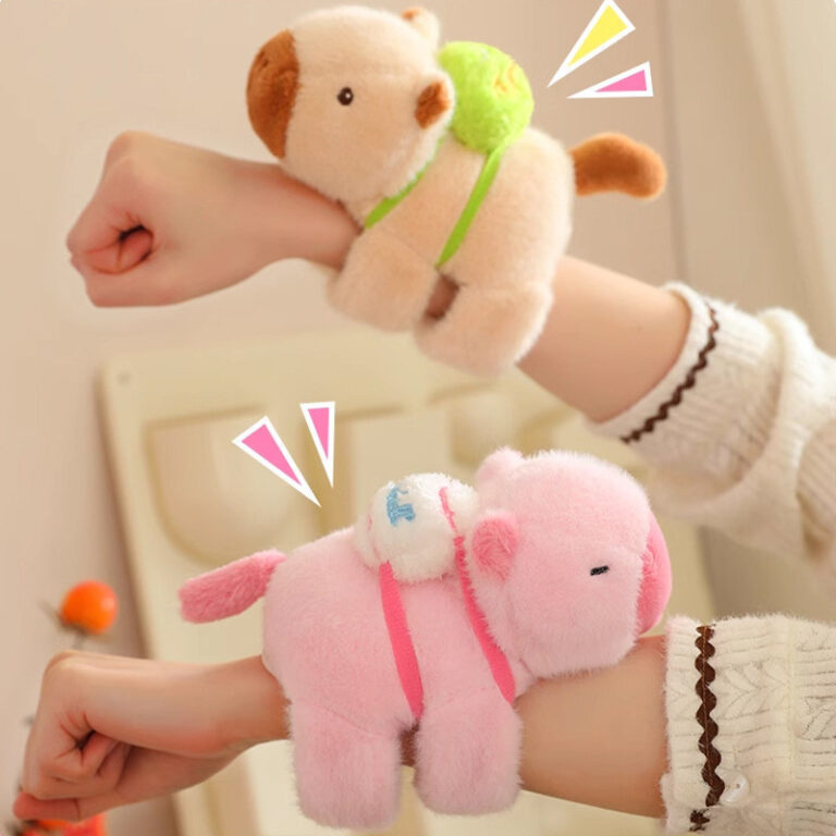 Brinquedo Pulseira Pelúcia CapyLove Capivara De P