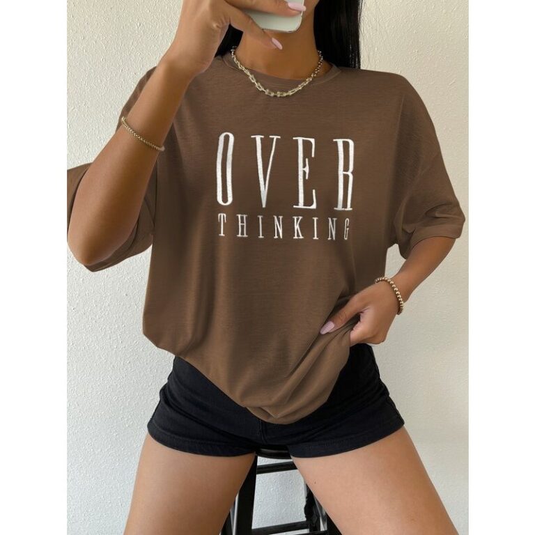 Camiseta Feminina Oversized Over Thinking estilo d