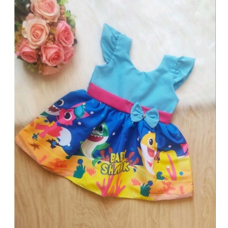 vestido tematico baby shark veste até 18 meses