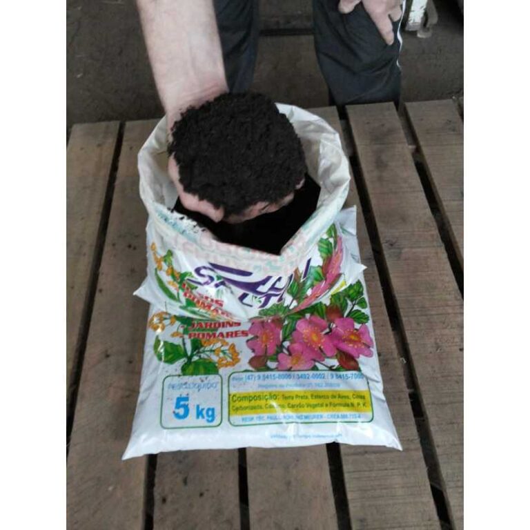 Terra Preta Adubada para Plantas  Solo Nutriente p