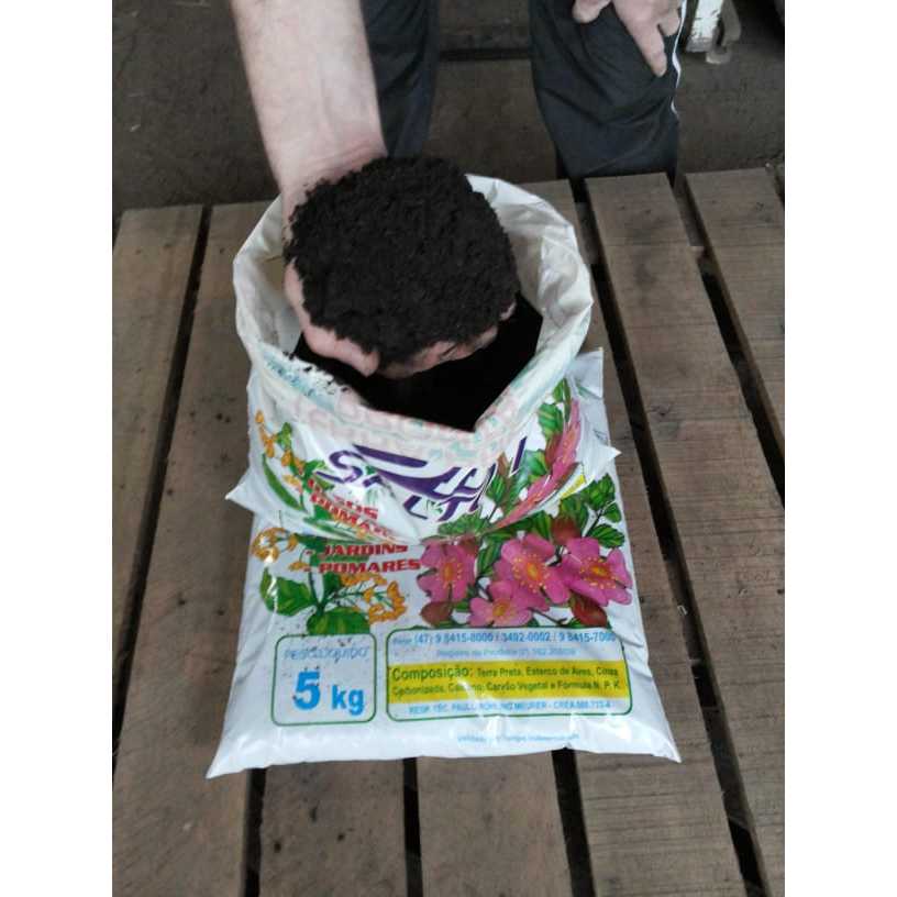 Terra Preta Adubada para Plantas  Solo Nutriente para Horta e Jardim  Fertilizante Orgânico
