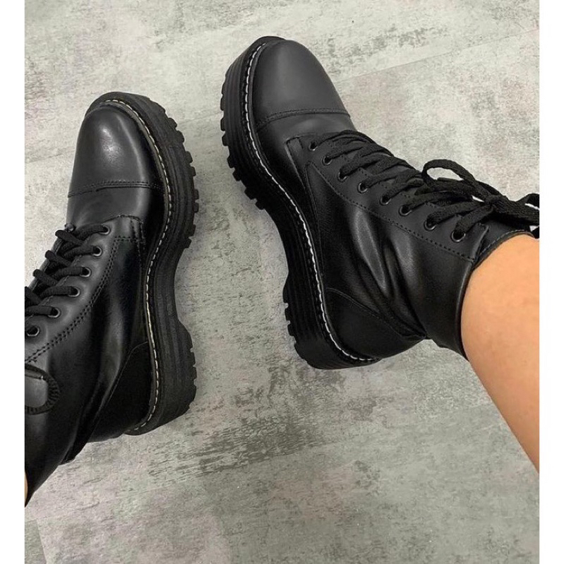 Coturno Bota Feminino Estiloso Sola Tratorada Blogueira 2026