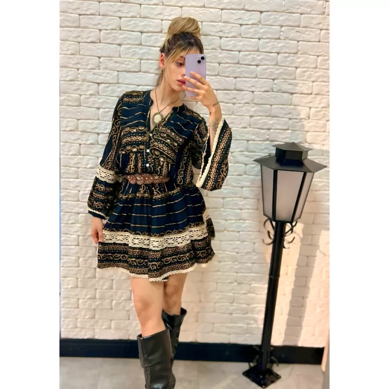 Vestido Curto Feminino Estilo Boho Chic  Bordados 