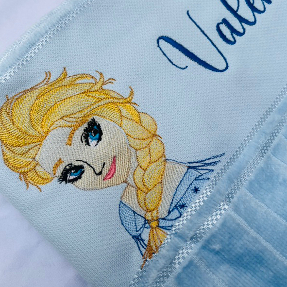 Toalha de Rosto Personalizada Bordada Personagem F