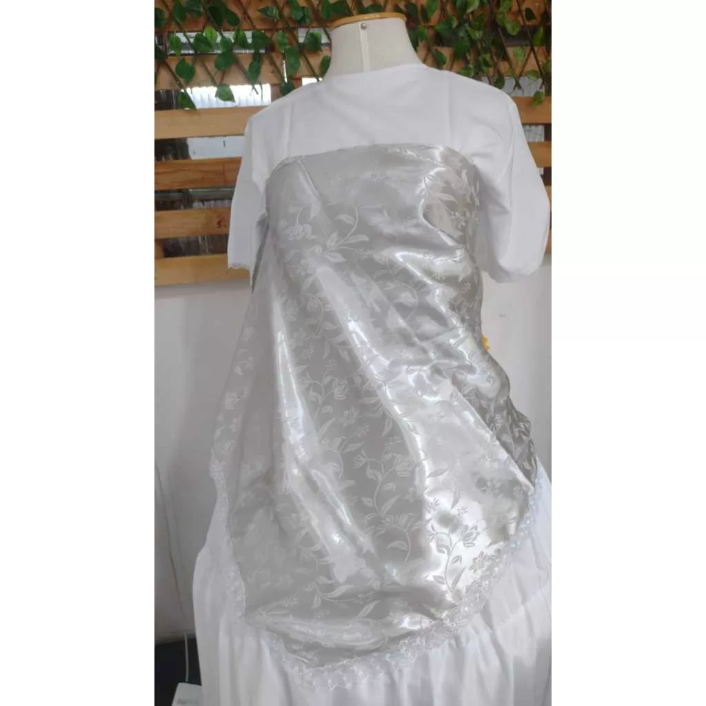 Pano de costa prata com renda