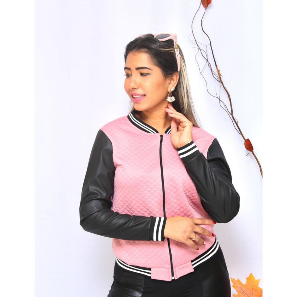 Jaqueta Bomber Bicolor Duas Cores Modelo Colegial com Ziper, Gola e Punhos Listrados Moda Feminina O