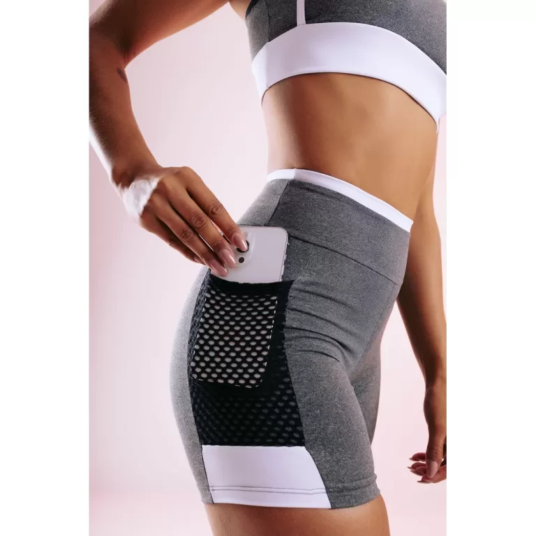 Bermuda Cinza Mescla Bolso Lateral Detalhe Branco 