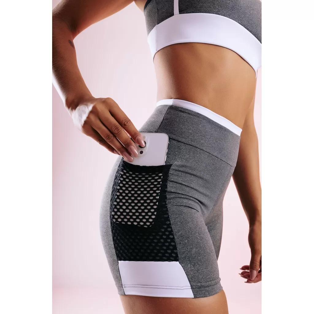 Bermuda Cinza Mescla Bolso Lateral Detalhe Branco BM110