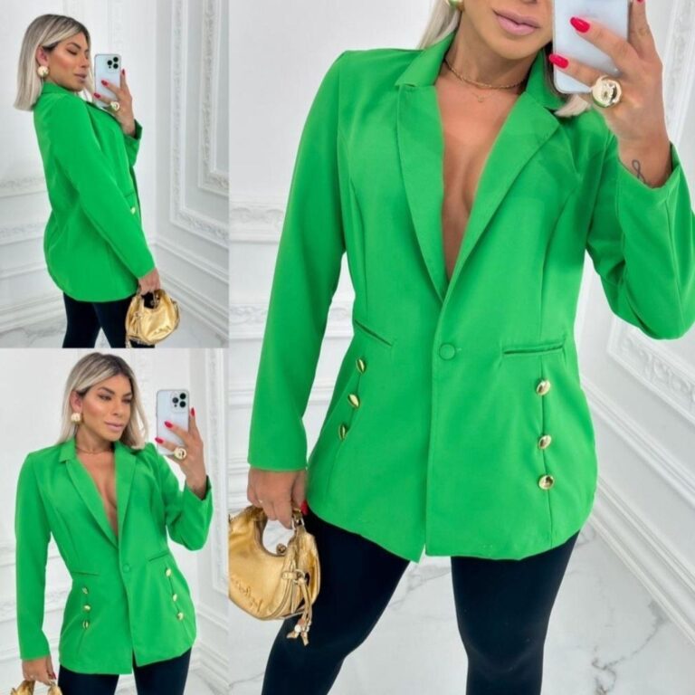 Blazer Feminino Alfaiataria Com Botões Dourados E