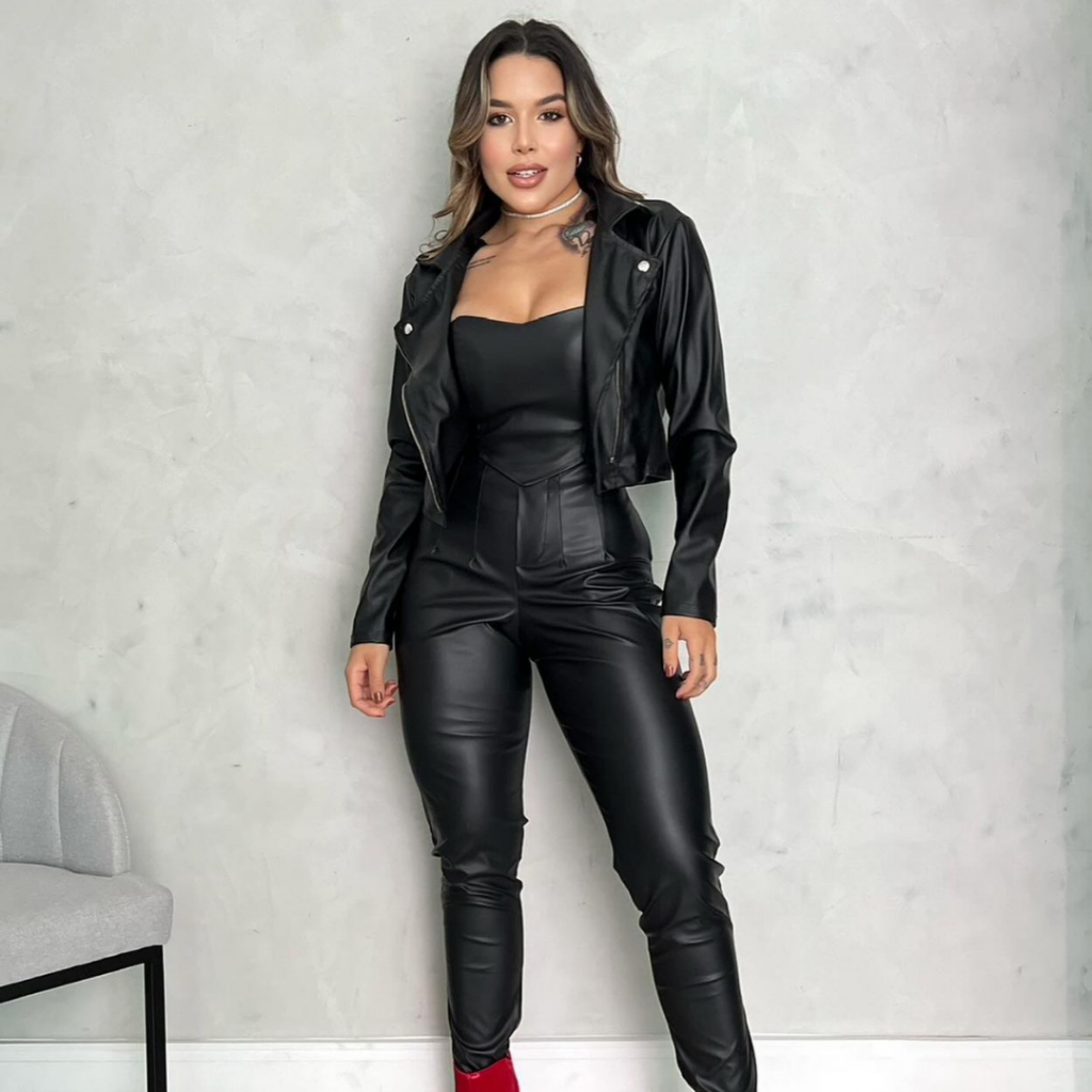 Jaqueta Preta Couro Ecológico Feminina Zíper Bolso Lateral Fake Jaquetinha Feminina Courino