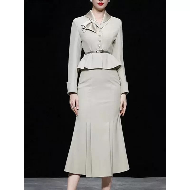 conjunto alfaiataria saia e blazer