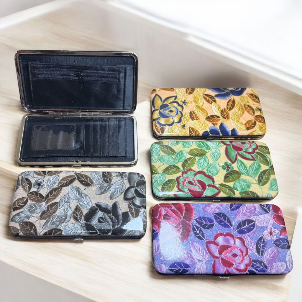 Carteira Feminina Para Cartões, Dinheiro E Documentos Com Divisórias