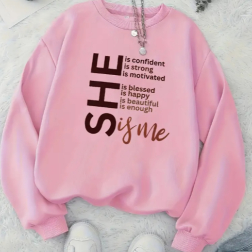 Moletom Canguru Rosa Feminino Frase She Is Me Conf