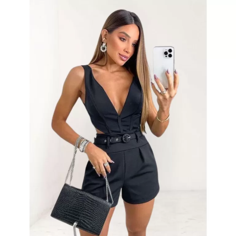 Macaquinho Feminino Curto Cinto  Bojo Bolso Decote