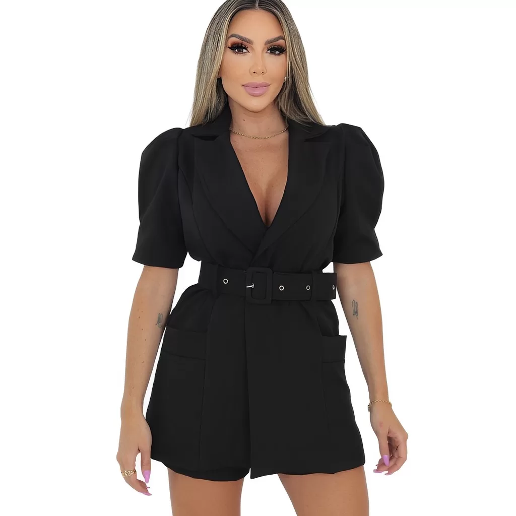 Macaquinho Alfaiataria Manga Curta Com Cinto Bolsos Feminino