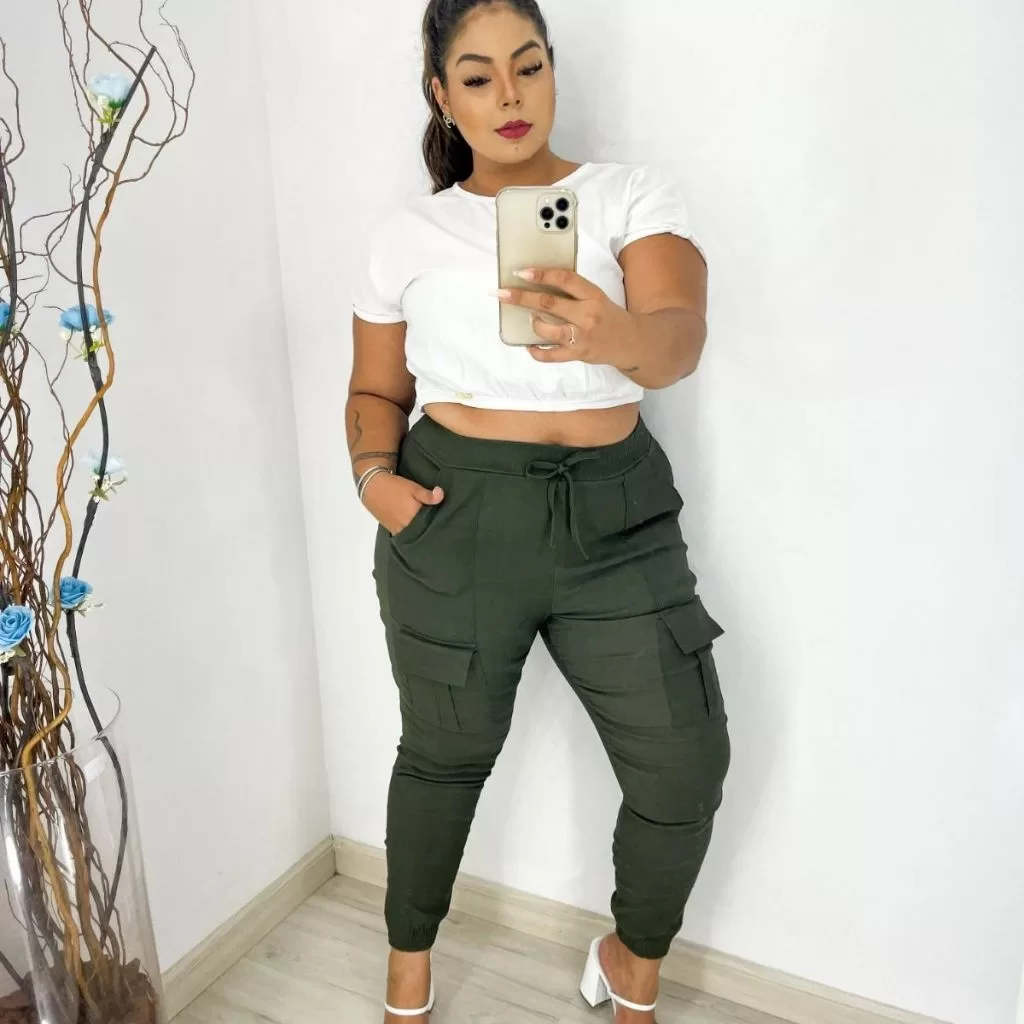 Calça Cargo Preta Feminina Plus Size Conforto Tecido Bengaline G1-G2-G3-G4-G5