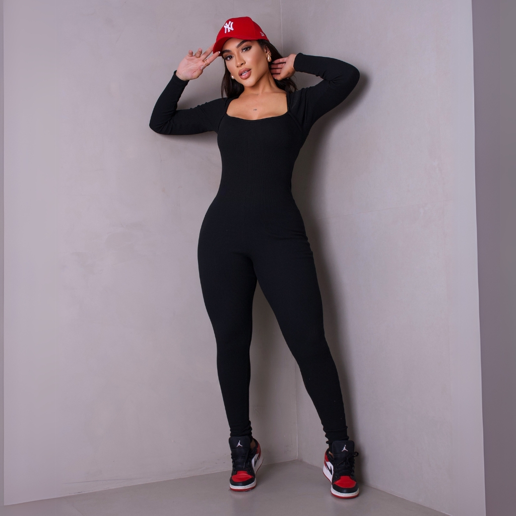 Macacão Manga Longa Canelado Elegante e Confortável