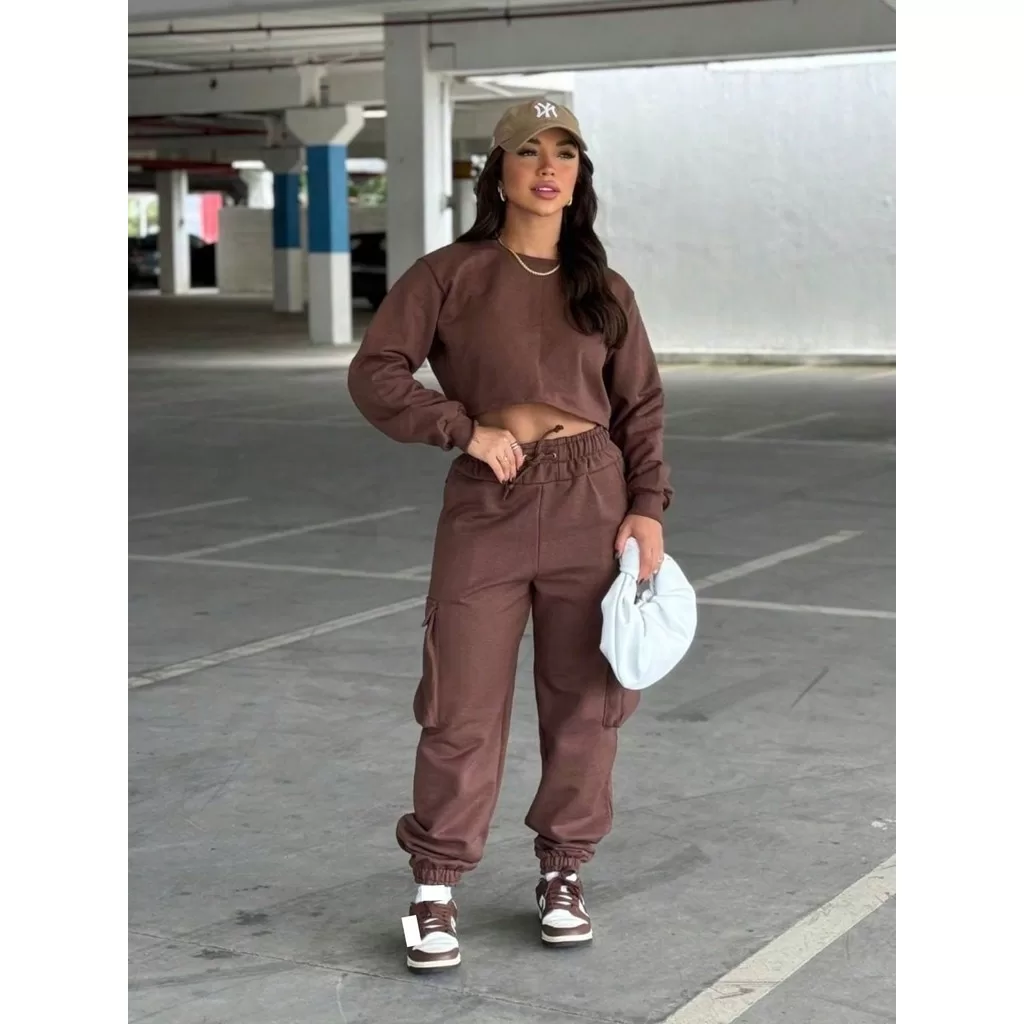 Conjunto Moletom Calça Jogger Cargo e Cropped Manga Longa