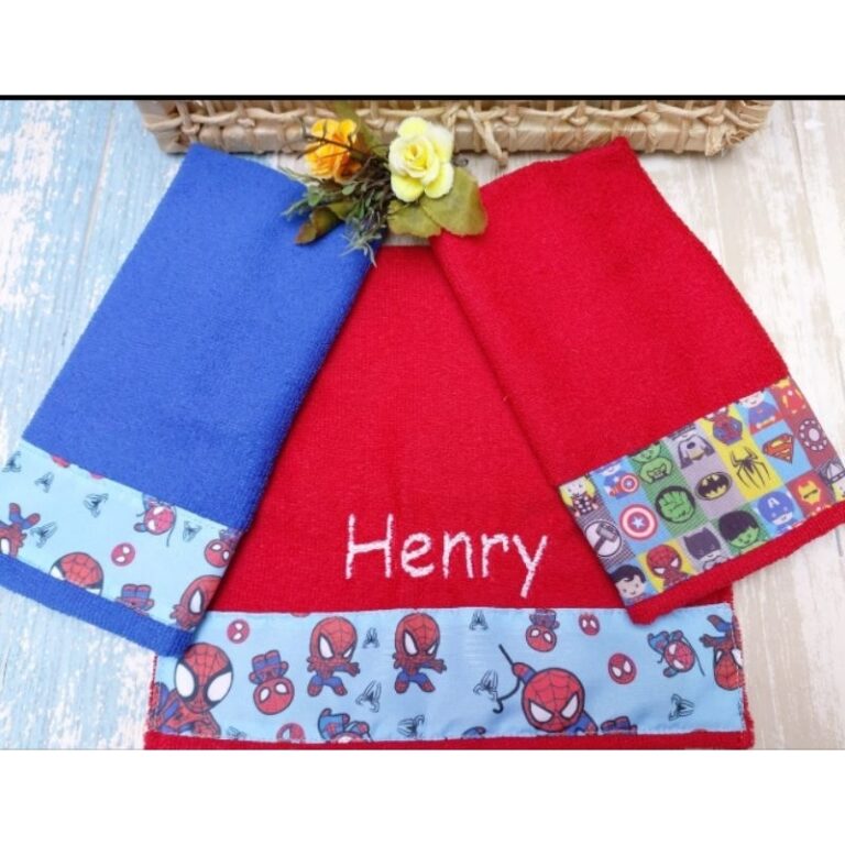 Toalhinha Infantil Escolar Personalizada com Nome 