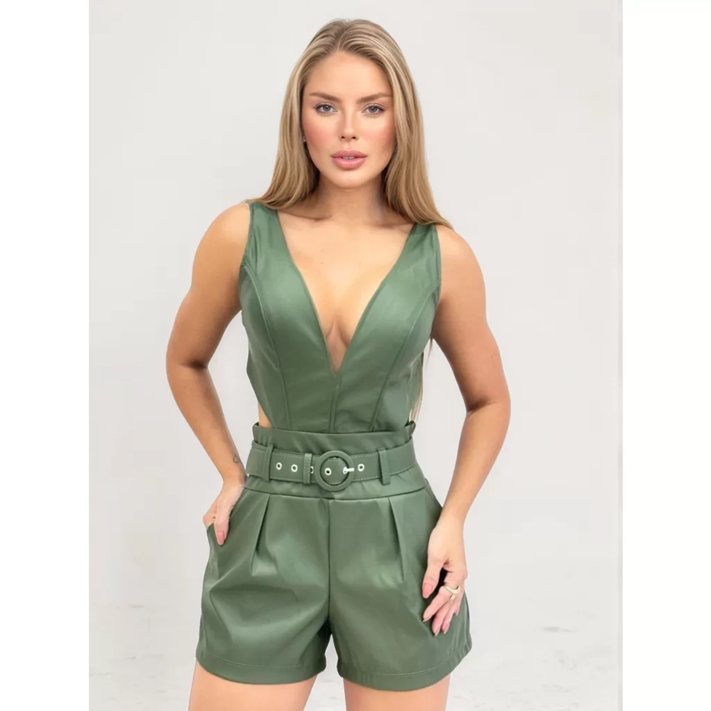 Macaquinho Macacão Feminino Curto Cinto Bojo Couro Ecológico Elegante