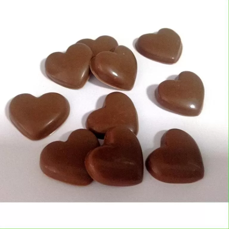 kit com 50 e 100 unidades de mini coração