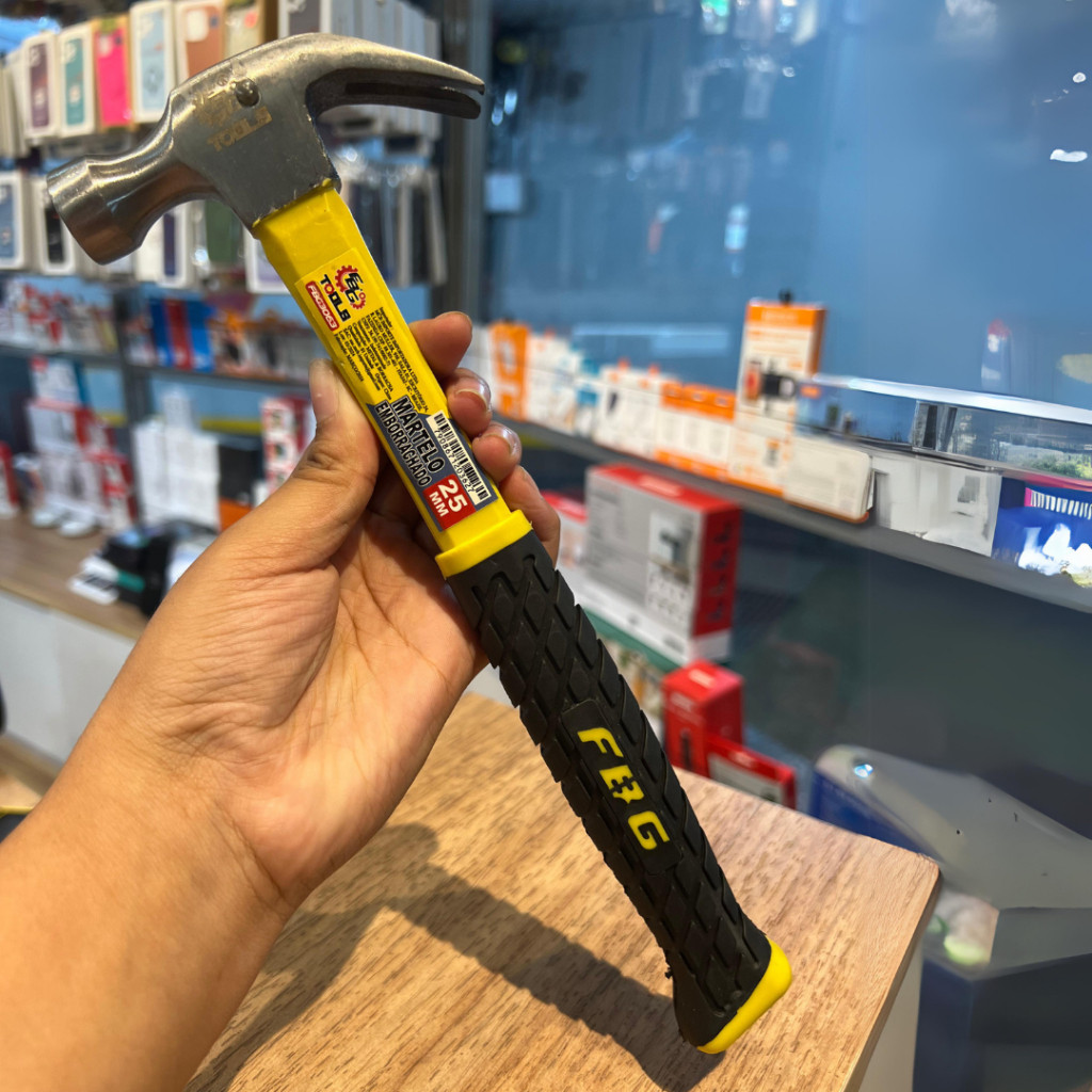 Martelo Profissional Com Cabo Emborrachado 25MM
