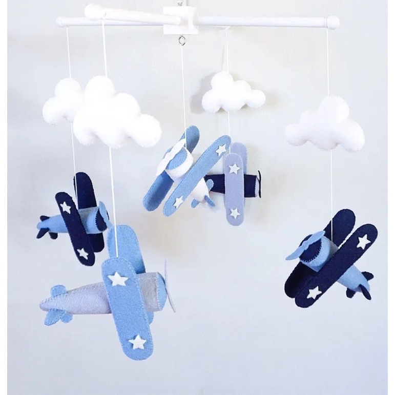 Móbile de Berço céu de aviões nuvem em feltro