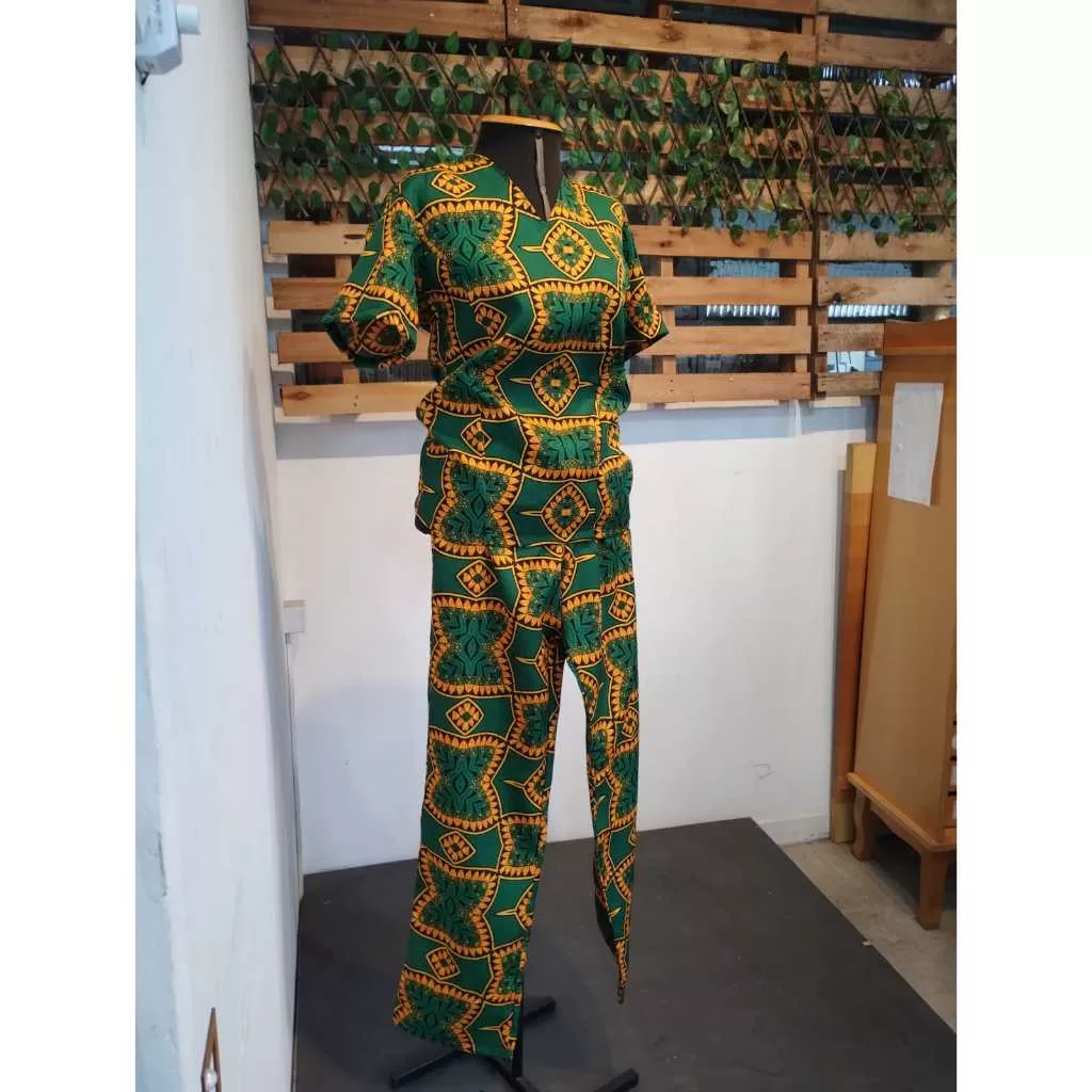 CONJUNTOS COM ESTAMPAS AFRICANAS