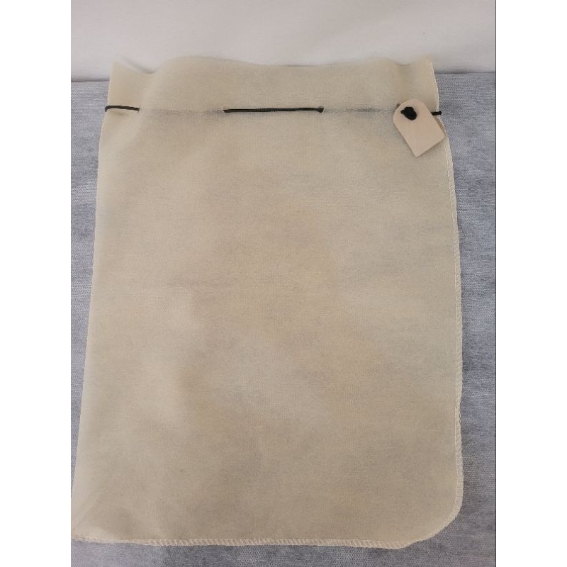 kit com 20 sacos tnt 45×60 para organizar suas botas e casacos com cordinha e TAG